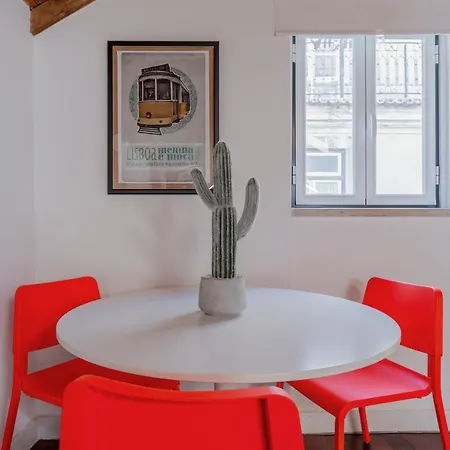 A Window In Bairro Alto Appartement